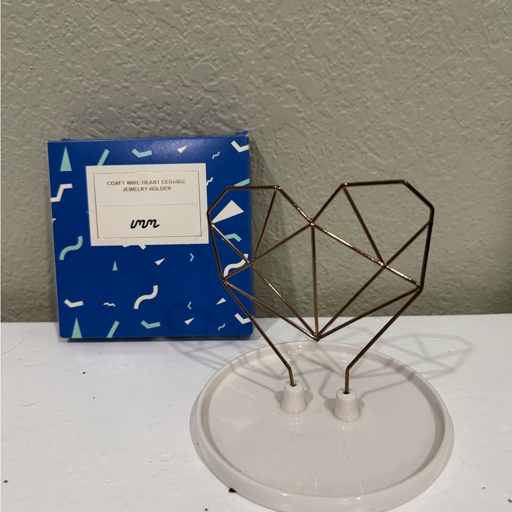 Geometric Coxet Wire Heart Ceramic Jewelry Holder
